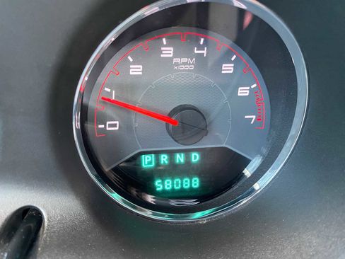 Used 2013 Dodge Avenger SXT w/ Sun/Sound Group FWD image 8