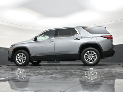 Used 2023 Chevrolet Traverse LS image 21