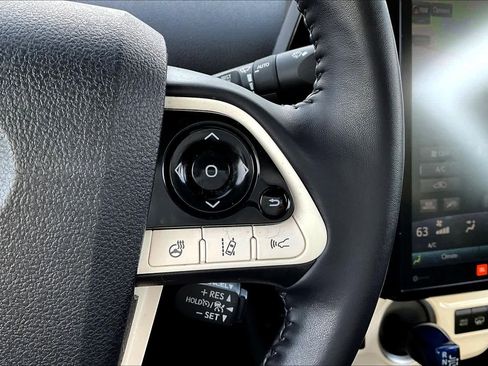 Used 2019 Toyota Prius Prime Advanced image 24