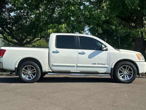 Used 2013 Nissan Titan SL w/ Texas Pkg RWD image 8