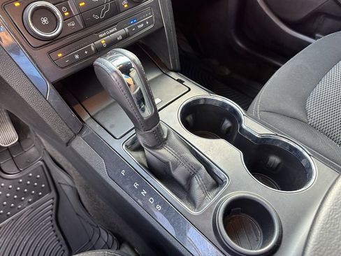 Used 2017 Ford Explorer XLT image 15