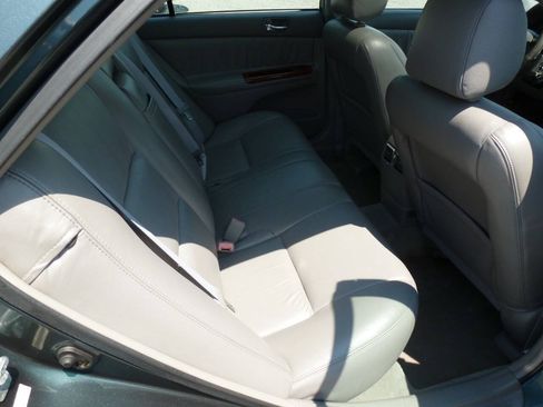 Used 2003 Toyota Camry XLE w/ XLE Premium Plus Pkg FWD image 24