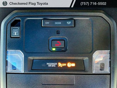 Used 2024 Toyota Tacoma TRD Off-Road w/ TRD Off Road Upgrade Package AWD/4WD image 10