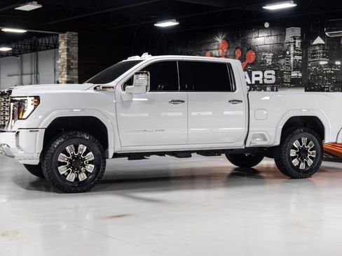 Used 2025 GMC Sierra 2500 Denali image 12