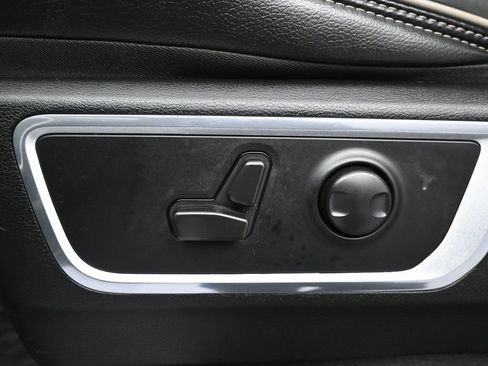 Used 2022 RAM 1500 Laramie image 11