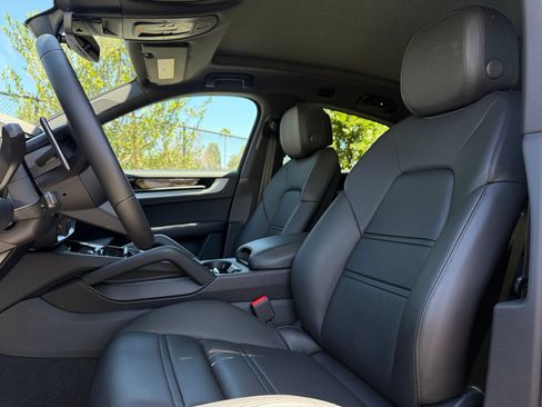 New 2025 Porsche Cayenne Coupe AWD/4WD image 5