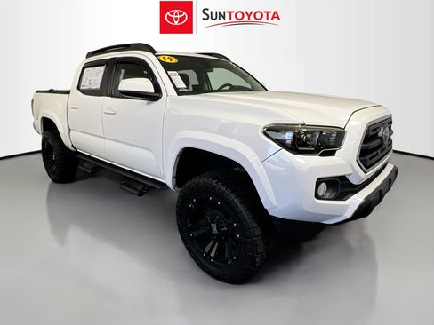 Used 2019 Toyota Tacoma SR5 RWD image 1