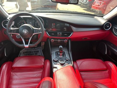 Used 2019 Alfa Romeo Giulia Ti Sport w/ Quick Order Package 22S Sport AWD/4WD image 25
