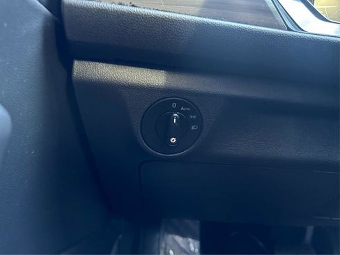 Used 2019 Volkswagen Jetta SEL FWD image 18