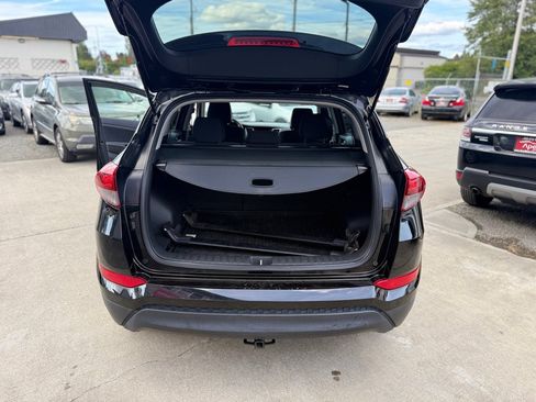 Used 2016 Hyundai Tucson SE w/ Option Group 12 AWD/4WD image 16