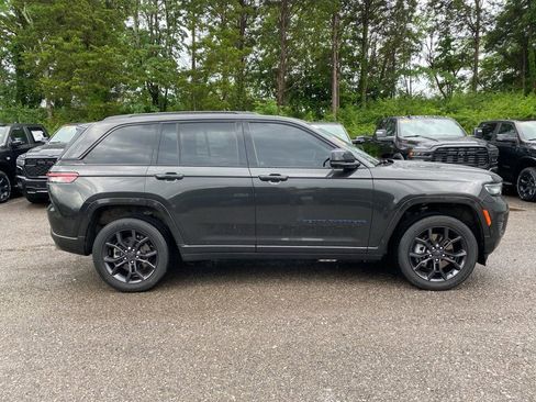 Used 2023 Jeep Grand Cherokee 30th Anniversary AWD/4WD image 4