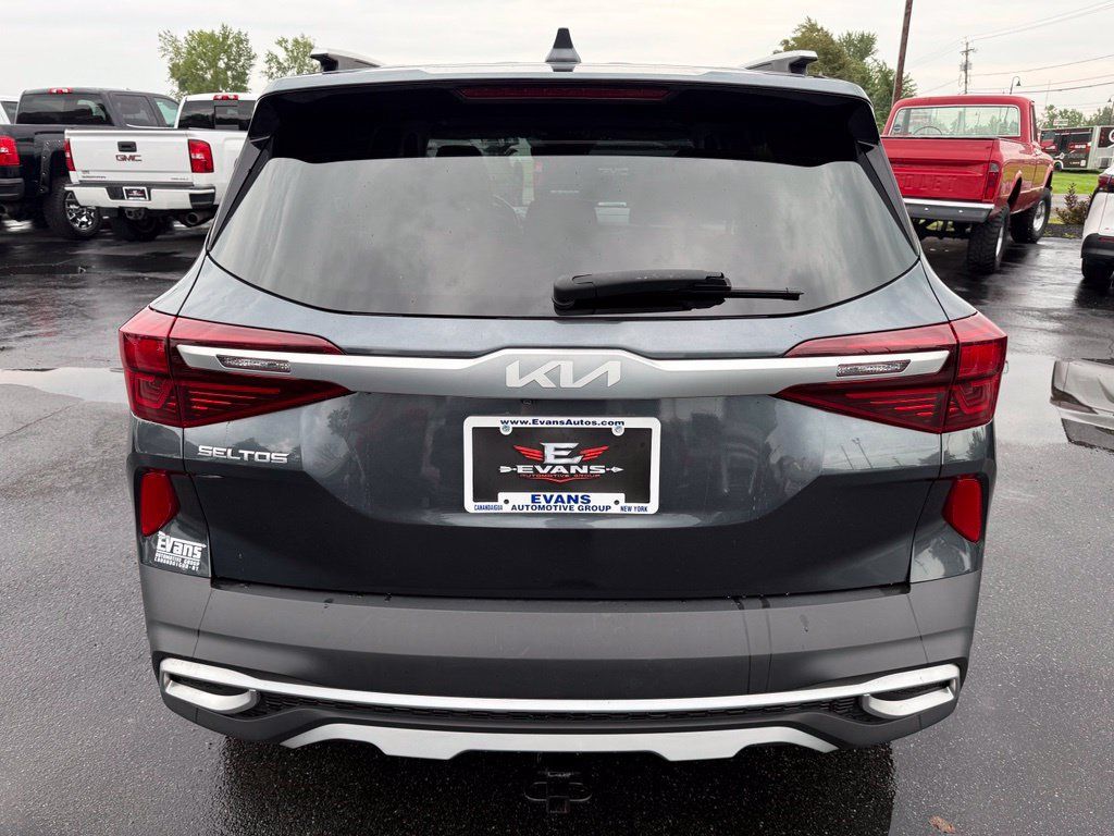 Used 2022 Kia Seltos EX AWD/4WD image 4