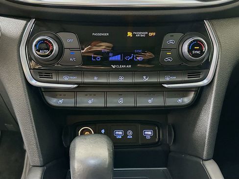 Used 2020 Hyundai Santa Fe Limited image 21