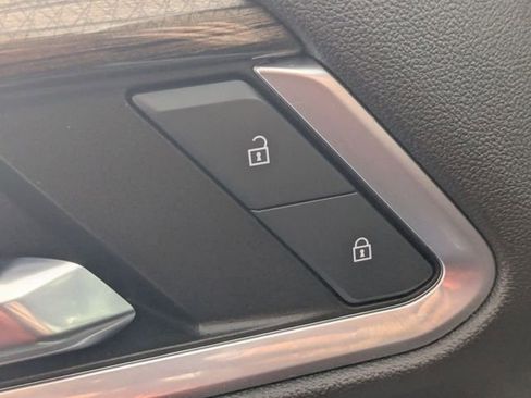 Used 2022 Chevrolet Silverado 1500 RST image 11