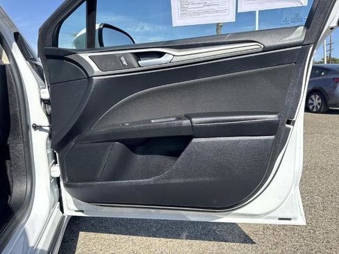 Certified 2019 Ford Fusion SE image 29