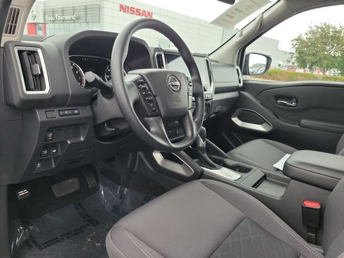 Used 2025 Nissan Frontier SV w/ Tow Package AWD/4WD image 19