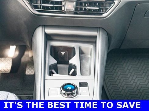 New 2025 Volkswagen Tiguan SE image 33