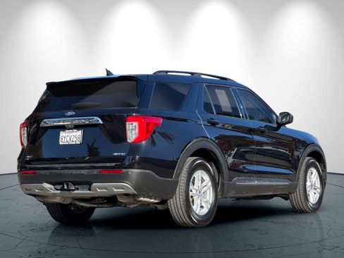 Used 2021 Ford Explorer XLT w/ Equipment Group 202A image 4