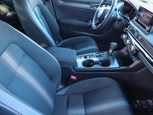Used 2025 Honda Civic Sport image 17