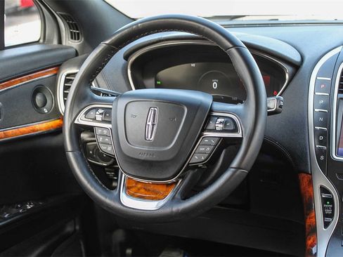 Used 2020 Lincoln Nautilus Reserve w/ Equipment Group 201A image 19