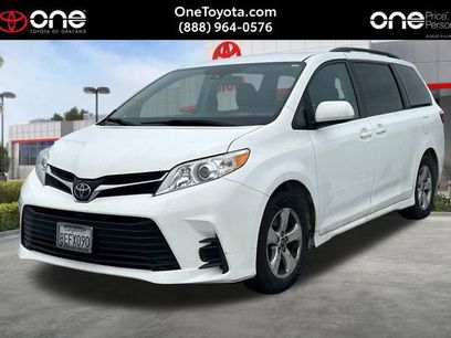 Used 2018 Toyota Sienna LE