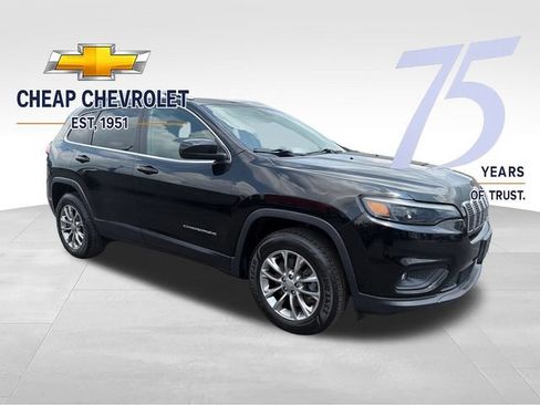 Used 2019 Jeep Cherokee Latitude Plus w/ Cold Weather Group AWD/4WD image 7