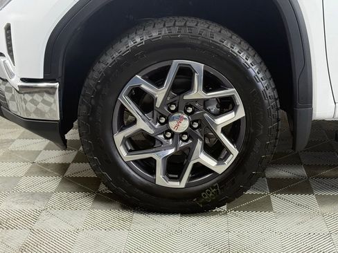 New 2026 GMC Sierra 1500 SLE image 12