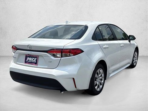 Used 2026 Toyota Corolla LE FWD image 5