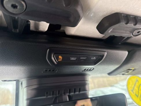 Used 2021 Jeep Gladiator Overland image 27