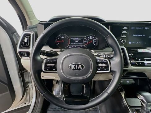 Certified 2021 Kia Sorento S w/ Panoramic Sunroof Package image 11