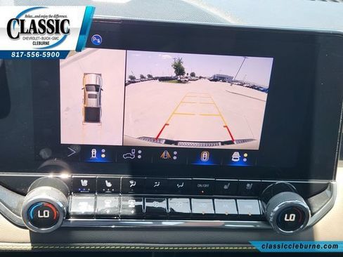 Used 2025 Chevrolet Colorado ZR2 w/ Technology Package AWD/4WD image 19