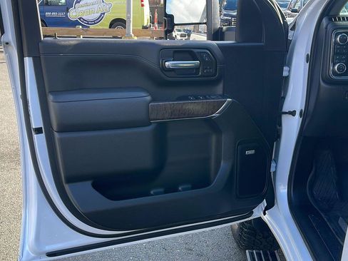 Used 2023 GMC Sierra 3500 Denali w/ Denali Ultimate Package image 12