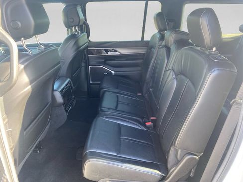 Used 2023 Jeep Wagoneer 2WD image 26