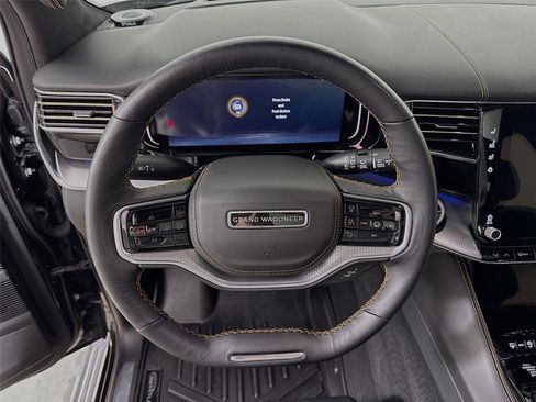 Used 2023 Jeep Grand Wagoneer Series III image 12