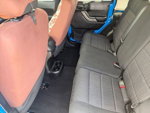 Used 2012 Jeep Wrangler Unlimited Sport AWD/4WD image 11