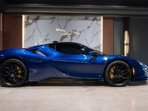 Used 2023 Ferrari SF90 Stradale AWD/4WD image 8