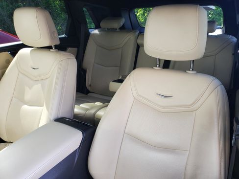 Used 2019 Cadillac XT5 Premium Luxury FWD image 33