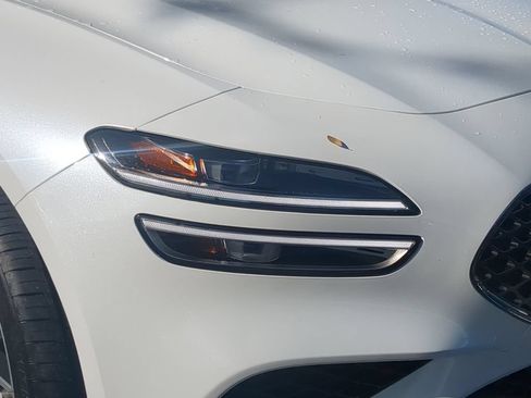 Used 2025 Genesis G70 2.5T RWD image 11