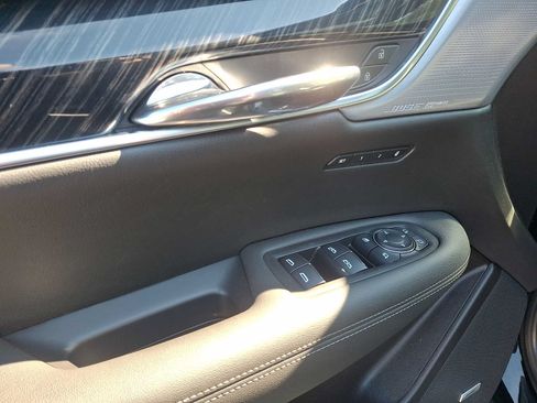 Used 2023 Cadillac XT6 Premium Luxury AWD/4WD image 13