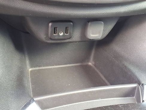 Used 2018 Chevrolet Traverse LT FWD image 30