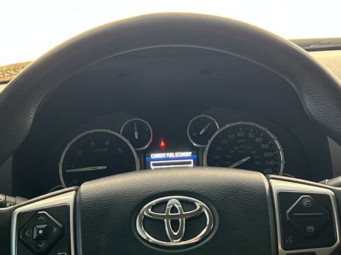 Used 2016 Toyota Tundra SR5 w/ SR5 Upgrade Package RWD image 17