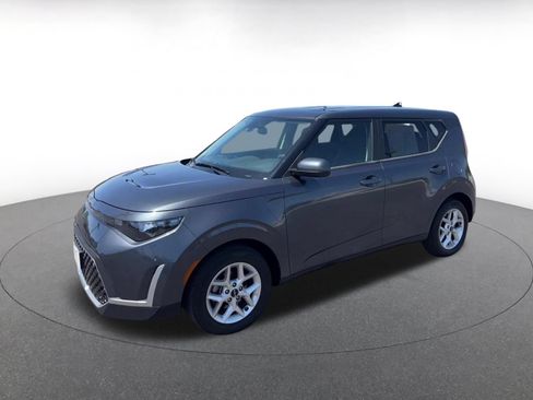Used 2025 Kia Soul LX w/ LX Technology Package FWD image 7