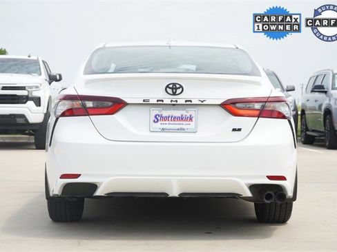 Used 2024 Toyota Camry SE image 7