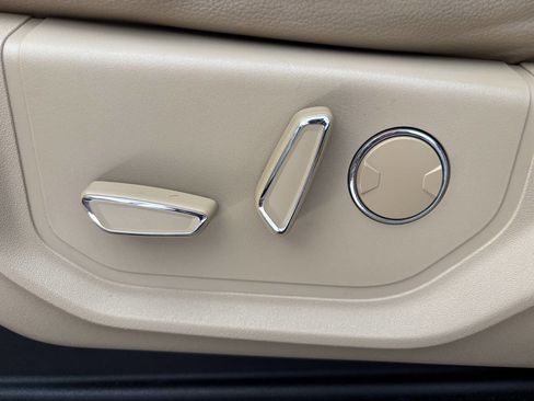 Used 2019 Ford F250 Lariat w/ Chrome Package image 18