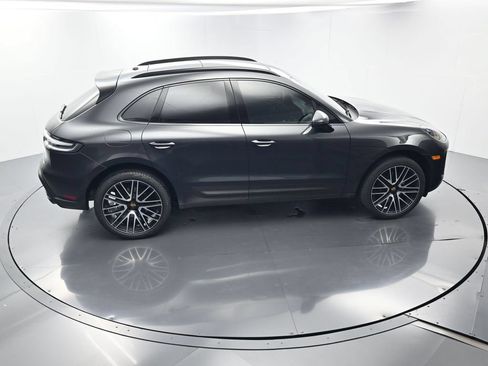 Certified 2026 Porsche Macan AWD/4WD image 39