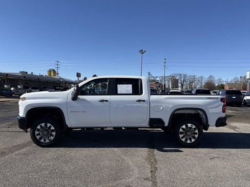Used 2023 Chevrolet Silverado 2500 Custom w/ Custom Value Package image 4