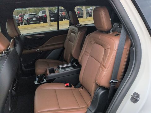 Certified 2024 Lincoln Aviator Reserve w/ Equipment Group 201A image 14