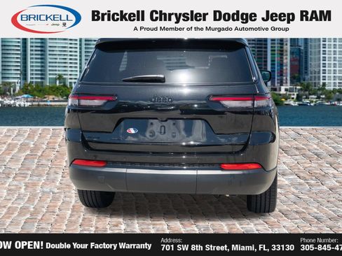 Used 2025 Jeep Grand Cherokee L Altitude AWD/4WD image 7