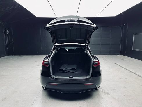 Used 2021 Tesla Model Y Long Range AWD/4WD image 41