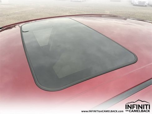 Used 2019 Toyota Avalon Limited image 32